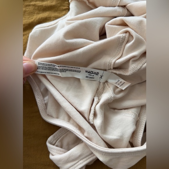 FP Movement Hot Shot scoop neck Bodysuit Tahitian Vanilla XS like new! - Picture 16 of 16